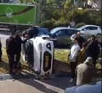 انقلاب مركبة قرب الرملة واصابة طفيفة لسائقها